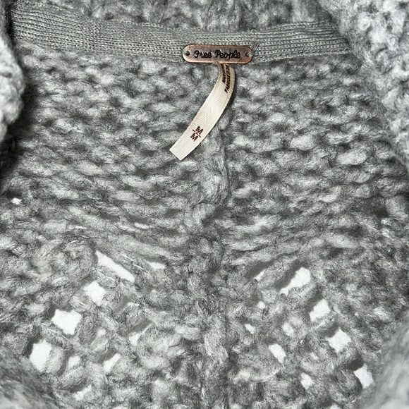 FREE PEOPLE KNIT SWEATER SIZE MED 🌺💝 - Picture 5 of 7